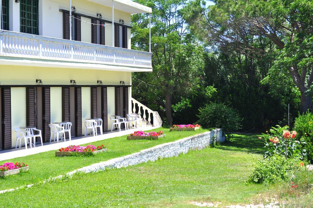 Family Studios Marathiás Exterior foto
